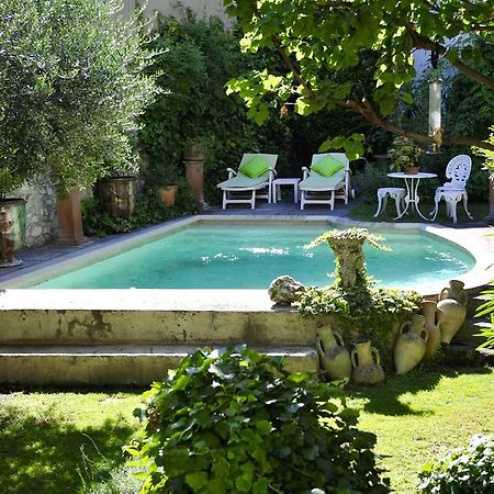 ヴィルヌーヴ・レ・ザヴィニョン Les Saisons Bed & Breakfast エクステリア 写真
